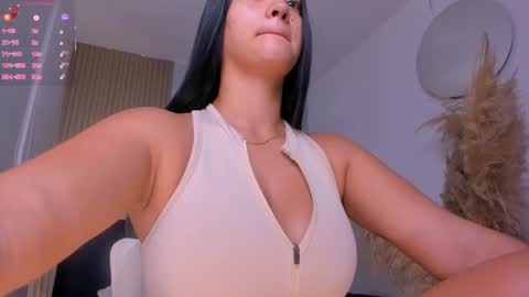 Snapshot of natyferrer chatting on 09.30.25 Naty Ferrer online show from 09.30.25