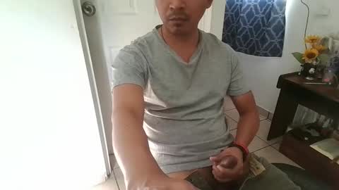 Snapshot of natzu89 chatting on 02.14.25 Natzu89 online show from 02.14.25