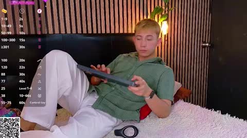 Christopher  Chris online show from 02.10.25