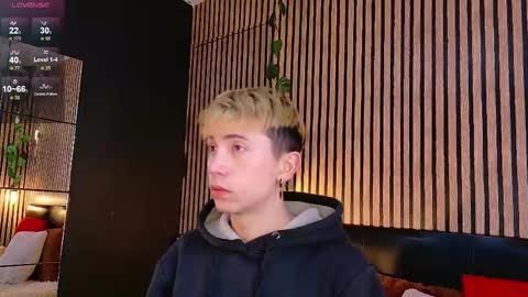 Christopher  Chris online show from 03.11.25