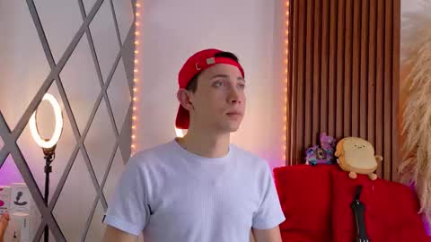 Christopher  Chris online show from 09.25.25