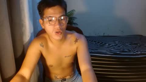 naughty_angelo online show from 05.04.26