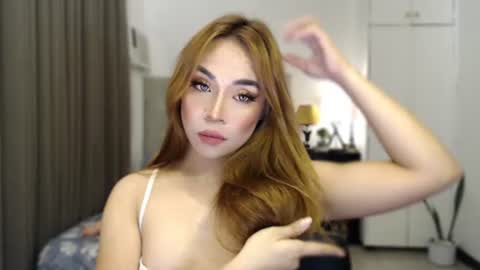 Snapshot of naughty_dreamerxxx chatting on 07.15.26 Queen Jess online show from 07.15.26