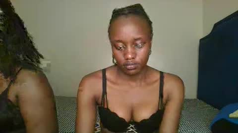 naughty_ellaa online show from 10.04.25
