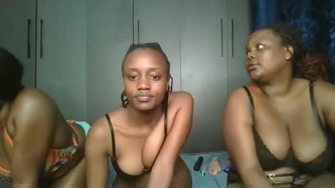 naughty_ellaa online show from 10.10.25