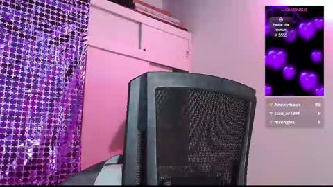 Em  please help me reach 100 thumbs up 3 online show from 03.10.25