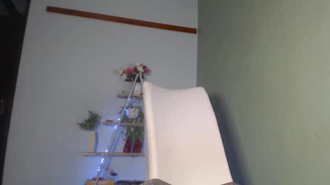 Snapshot of naughty_katrina1 chatting on 02.14.25 naughty_katrina1 online show from 02.14.25