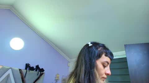 Kitten online show from 10.13.25