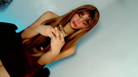 Snapshot of naughtybella_ chatting on 01.15.25 bella online show from 01.15.25