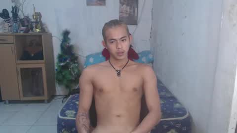 Snapshot of naughtyboylouie chatting on 02.01.25 Loue online show from 02.01.25