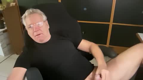 Snapshot of naughtydaddyla chatting on 11.13.25 naughtydaddyla online show from 11.13.25