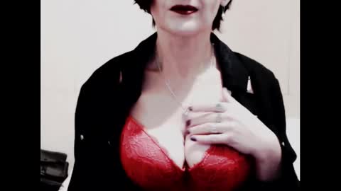 Snapshot of naughtyjenniferxx chatting on 12.14.25 Jenny online show from 12.14.25