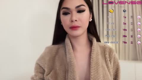 Snapshot of naughtymartinaxxx chatting on 02.13.25 Martina online show from 02.13.25