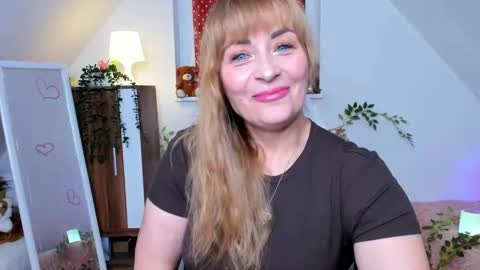 Milana - on air every day except Wednesday from 9 pm to 4 am European time online show from 11.20.25