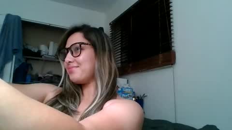 Snapshot of naughtynadia52 chatting on 03.19.26 naughtynadia52 online show from 03.19.26
