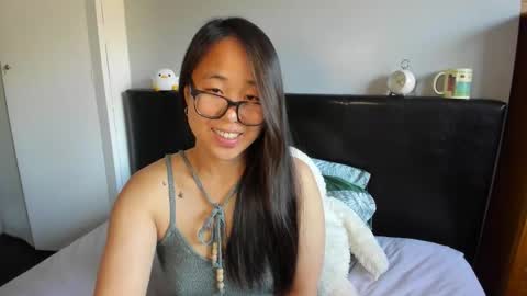 Gigi Chu  online show from 10.06.25