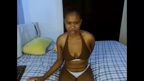 Snapshot of naughtysluts_ chatting on 10.31.25 naughtysluts_ online show from 10.31.25