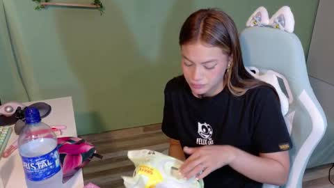 Snapshot of naugthy_muse chatting on 01.11.26 sabrina online show from 01.11.26