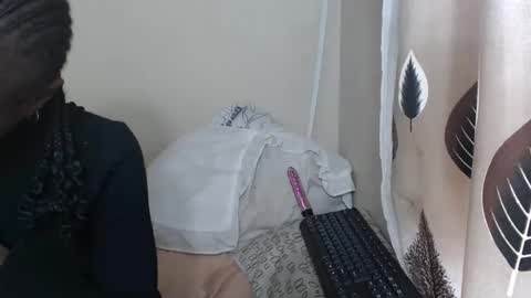 nawtylarissa_ online show from 10.05.25