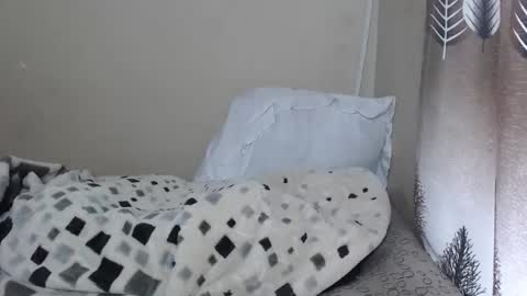 nawtylarissa_ online show from 10.29.25