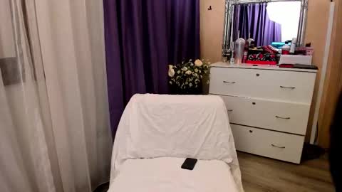 Eliza online show from 02.08.26