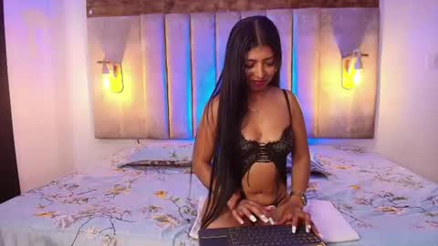 NAYARA  online show from 08.06.26
