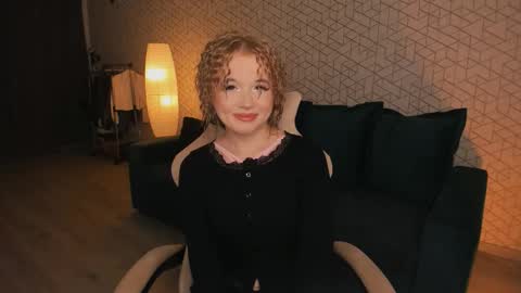 NayaValen online show from 11.10.25