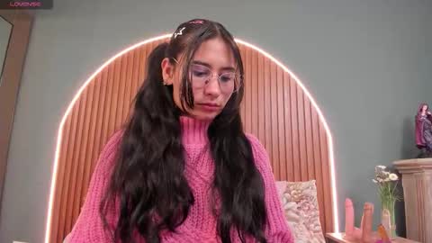 Naye  online show from 10.18.25