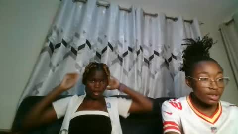 Snapshot of nayela_ chatting on 02.22.26 nayela_ online show from 02.22.26