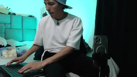 Im Nayton online show from 10.21.25