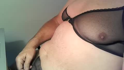 Snapshot of nbw chatting on 01.01.25 nbw online show from 01.01.25