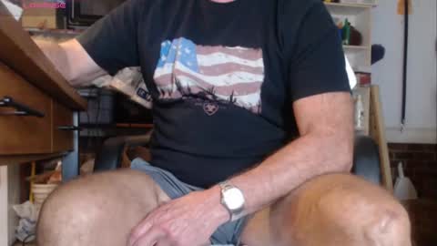 Snapshot of nctitanman chatting on 10.05.25 Seth online show from 10.05.25