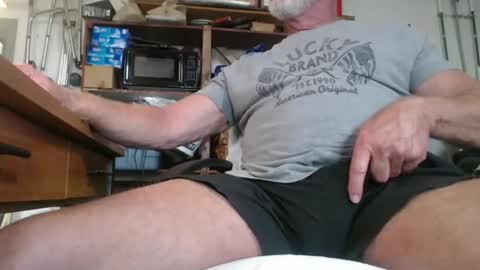 Snapshot of nctitanman chatting on 10.06.25 Seth online show from 10.06.25