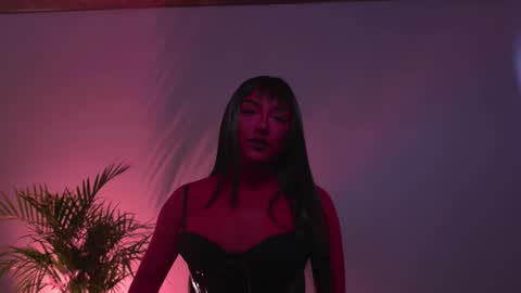 Nefertari online show from 02.14.26