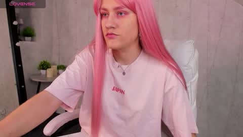 Nedzumi online show from 12.14.25