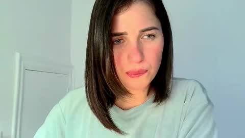 Neferutt online show from 11.06.25