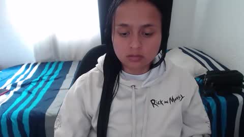 Snapshot of negrita_25 chatting on 12.14.25 Zoe online show from 12.14.25