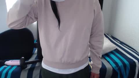 Snapshot of negrita_25 chatting on 12.16.25 Zoe online show from 12.16.25