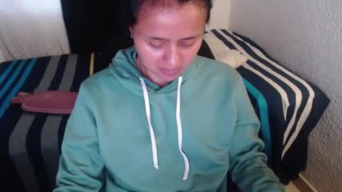 Snapshot of negrita_25 chatting on 12.20.25 Zoe online show from 12.20.25