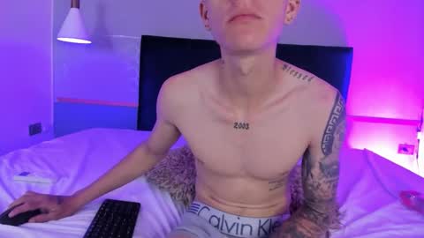 Snapshot of neill_lorde chatting on 12.17.25 Neill online show from 12.17.25