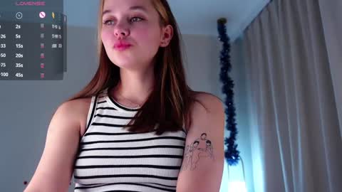 Snapshot of neldaaskins chatting on 01.09.25 Lana online show from 01.09.25