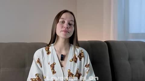 Snapshot of neldaaskins chatting on 11.05.25 Lana online show from 11.05.25