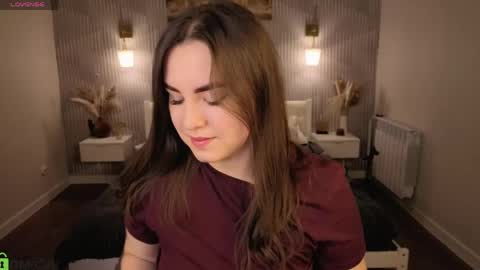 Snapshot of nelie_evans chatting on 06.05.26 nelie_evans online show from 06.05.26