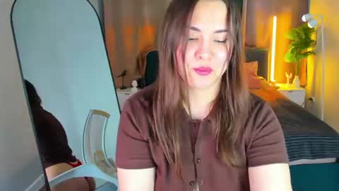Snapshot of nelie_evans chatting on 06.11.26 nelie_evans online show from 06.11.26