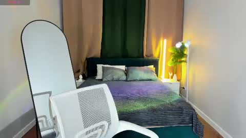 Snapshot of nelie_evans chatting on 06.14.26 nelie_evans online show from 06.14.26