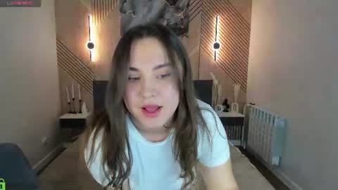 Snapshot of nelie_evans chatting on 06.22.26 nelie_evans online show from 06.22.26