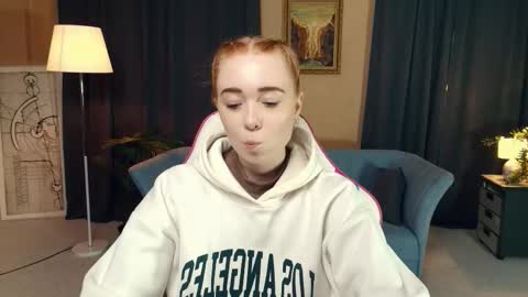 Snapshot of nelliemathers chatting on 11.22.25 Nelli online show from 11.22.25