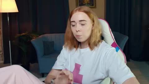 Snapshot of nelliemathers chatting on 11.29.25 Nelli online show from 11.29.25