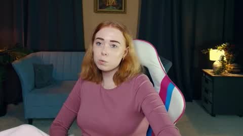 Snapshot of nelliemathers chatting on 11.30.25 Nelli online show from 11.30.25