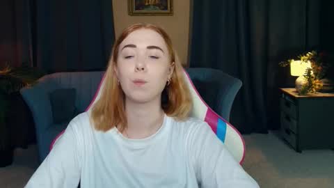 Snapshot of nelliemathers chatting on 12.03.25 Nelli online show from 12.03.25